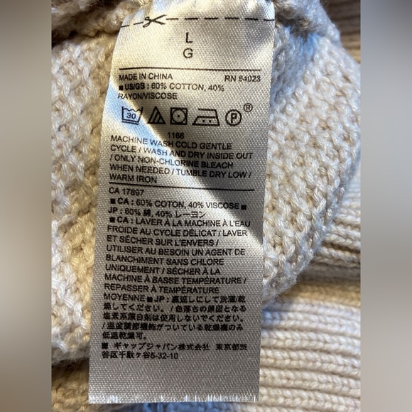 Banana Republic Cream Textured Sweater ruffled cuffs size large - Picture 5 of 5